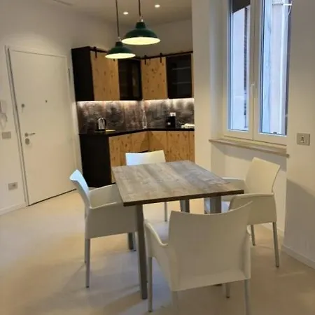 Red House Valeggio App 3 Apartment *