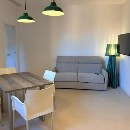 Apartment Red House Valeggio App 3 *